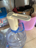 雙槍抽水器桶裝水飲水機靜音礦泉水電動抽水泵折疊自動上水器 白灰色 曬單實拍圖