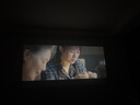 歡樂(lè)投【自動(dòng)對(duì)焦】投影儀家用4K超高清家庭影院白天手機(jī)電腦便攜3d投影機(jī)辦公臥室客廳小型一體機(jī)電視 海思芯片(4K極清)語(yǔ)音版/藍(lán)色 曬單實(shí)拍圖