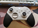 微軟Xbox無(wú)線游戲手柄 Elite 2精英2代二代 白色青春版 無(wú)線控制器 藍(lán)牙 PC/平板/手機(jī) Steam 明末 曬單實(shí)拍圖