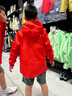 迪卡儂（DECATHLON）兒童沖鋒衣保暖外套男童女童上衣秋戶外防雨透氣夾克MH900 橙紅色-2025年新款 141-150cm10-11歲 曬單實(shí)拍圖