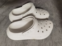 卡駱馳（crocs）經(jīng)典泡芙Clog男女一腳蹬懶人沙灘鞋 CR207521-100 37 曬單實(shí)拍圖