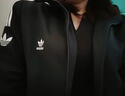 三葉草（Adidas）經(jīng)典款 三條紋刺繡logo休閑 翻領(lǐng) 短款 夾克 外套 女 JI7536 S 曬單實(shí)拍圖