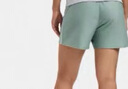 安德瑪（UNDERARMOUR）春夏Tech Play Up女子5英寸輕便訓(xùn)練運(yùn)動短褲1389884 石灰綠348 M 曬單實(shí)拍圖