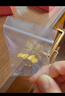 AYD老鳳凰金店款5G黃金雙桃花耳釘女小眾氣質(zhì)999足金彎鉤耳環(huán)新款純 0.01g 雙桃花耳環(huán) 曬單實拍圖