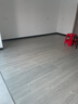 金福昌王 SPC石塑地板家用室內(nèi) 包安裝瓷磚上鋪新型鎖扣卡扣式石晶地板 F15 13-10S 5mm厚 包安裝 送腳線 曬單實(shí)拍圖