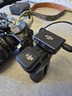 大疆（DJI）Mic Mini 無(wú)線麥克風(fēng) 專業(yè)錄音直播領(lǐng)夾無(wú)線小蜜蜂 手機(jī)相機(jī)單反vlog采訪降噪收音器 Mic Mini （一發(fā)一收）一拖一 官方標(biāo)配【不含 Lightning 手機(jī)連接頭】 曬單實(shí)拍圖