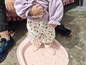 小不丟寶寶站立洗澡神器嬰幼兒小孩洗屁屁輔助器兒童防滑淋浴臺(tái)浴盆澡盆 黛拉粉+高度五檔+ABS抗菌支架 免安裝+可折疊+五檔可調(diào) 曬單實(shí)拍圖