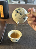 逸品春秋青花火石紅手繪銀杏側把壺家用陶瓷泡茶壺茶碗功夫茶具中式泡茶器 青花火石紅手繪【銀杏】側把壺 曬單實(shí)拍圖