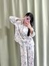 維多利亞的秘密 田曦薇同款 夏季宅度假水光綢家居服絲滑涼感長(zhǎng)袖長(zhǎng)褲睡衣套裝女 3RC6墨藍(lán)飛馬-印花 11273302 M 曬單實(shí)拍圖