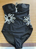 津炳勝掛脖泳衣女性感露背高級泳裝連體鏤空游泳衣顯瘦泡溫泉成人泳裝 黑色鏤空小花【帶胸墊】 L 【建議100-110斤】 曬單實(shí)拍圖
