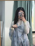 繡娘（XIUNIANG）絲巾女春秋百搭真絲桑蠶絲薄款紗巾披肩時(shí)尚新款送禮長款圍巾 舞動(dòng)荷風(fēng)-藍(lán)灰色 曬單實(shí)拍圖
