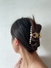 BARY REEF秋冬亞克力咖色珍珠水鉆抓夾女后腦勺盤(pán)發(fā)鯊魚(yú)夾大號發(fā)夾發(fā)卡頭飾 香檳色抓夾（頭發(fā)上這個(gè)）11cm 曬單實(shí)拍圖