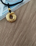 中國黃金（CHINA GOLD）足金時(shí)來運(yùn)轉(zhuǎn)平安扣項(xiàng)鏈黃金吊墜男女士轉(zhuǎn)運(yùn)珠情侶款禮物送女友 【今/次日達(dá)】時(shí)來運(yùn)轉(zhuǎn)項(xiàng)鏈【黑繩】約1.5g 曬單實(shí)拍圖