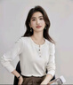 佐敘女裝2025新款V領(lǐng)長袖T恤衫女士上衣女裝休閑文藝顯瘦純欲打底衫 杏色 XL （100-115斤） 曬單實拍圖
