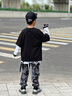 街舞兒童潮服男童長袖嘻哈演出服套裝炸街架子鼓走秀表演服兩件套 3件套（無配飾） 上衣+褲子+破洞 150 （建議140-150CM身高） 曬單實拍圖