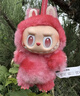 泡泡瑪特/POPMART 官方正品 labubu前方高能拉布布搪膠臉盲盒掛件毛絨手辦 【三代】全新單個(gè)盲盒概率隱藏 曬單實(shí)拍圖