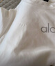 ALO YOGA夏季字母印花圓領(lǐng)反光標(biāo)短袖T恤衫修身百搭短款正肩上衣短袖女 米白色 L 曬單實(shí)拍圖