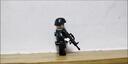 ZOCO兼容特警小顆粒人仔積木現(xiàn)代軍事特種兵套兒童玩具 48特警+50武器+20盾牌+吉普車(桶 隨機(jī)人仔武器(沒(méi)標(biāo)注沒(méi)桶) 曬單實(shí)拍圖