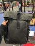 VENQUE范克戶(hù)外旅行卷口男士雙肩包大容量高級感通勤背包防水攝影電腦包 黑色 曬單實(shí)拍圖