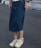 茵曼（INMAN）純棉復(fù)古開叉牛仔裙女2025夏季高腰顯瘦百搭繡花A字半身裙子 牛仔藍(lán) M 曬單實(shí)拍圖