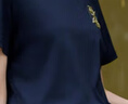 玖姿·安娜蔻通勤風(fēng)休閑撞色重工串珠字母圓領(lǐng)T恤女春款 丈青-第四批-KWFX83237 L 曬單實(shí)拍圖