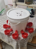 家禽養(yǎng)殖小雞鴨鵝自動(dòng)飲水碗飲水器鴿用自動(dòng)喝水飲水碗鵪鶉雞食槽 30斤水桶【鉆好孔】+10個(gè)飲水碗 曬單實(shí)拍圖