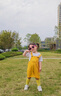 G.DUCKKIDS六一演出服背帶褲短褲套裝男童女童彩色吊帶褲畢業(yè)照多巴胺畢業(yè)季 黃色背帶短褲+白色T恤+黑條襪 140 cm 曬單實(shí)拍圖