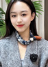 色彩熊夏季2025新款冰絲緞貝珠磁扣絲巾女時尚百搭護頸長巾旅行拍照圍巾 藏青腰果 47cm 曬單實拍圖