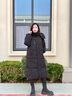 鴨鴨（YAYA）長款羽絨服女2025冬季新款時尚百搭過膝加厚連帽韓版保暖外套 米色 M (建議105-120斤) 曬單實拍圖
