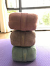 美樂伽專業(yè)艾揚(yáng)格瑜伽抱枕孕婦靠墊腰枕陰瑜珈初學(xué)者枕頭圓柱輔助工具 藍(lán)綠/偏硬/約900克 曬單實(shí)拍圖