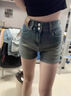 冶芷復(fù)古藏肉牛仔短褲女2025夏季彈力小個(gè)子梨形身材a字熱褲 復(fù)古高腰牛仔短褲黃泥色 L 曬單實(shí)拍圖