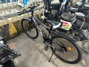 EG7山地自行車成人學生變速越野單車雙減震賽車26寸青少年男女 輻條【加厚防滑輪-更安全】黑白 26寸21速【適合：160-180CM】 曬單實拍圖