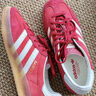 阿迪達(dá)斯 （adidas）三葉草GAZELLE女舒適耐磨低幫板鞋T頭鞋德訓(xùn)運(yùn)動(dòng)休閑紅鞋子IE1051 曬單實(shí)拍圖