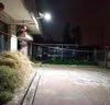 SHOWFIT太陽能戶外照明燈防水太陽能路燈庭院燈智能感應(yīng)民宿圍墻照明燈具 150W-300燈珠-遙控+光控-約120㎡ 曬單實(shí)拍圖
