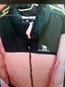駱駝火山羽絨服2.0男【王俊凱同款】王者凱甲2.0情侶外套冬城市輕戶外 蓮霧粉/暗夜黑，男女同款 M 曬單實拍圖