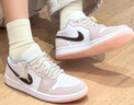 耐克（NIKE）Jordan官方喬丹時(shí)髦AJ1板鞋女子輕松假日風(fēng)運(yùn)動鞋新款 IB8859 101白/礦石灰/白/柔粉/淡紫色 40 曬單實(shí)拍圖