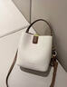 ANYSMIC包包女包奢侈品2026新款輕奢真皮斜挎水桶包手提夏季高級感百搭單 奶昔白 曬單實(shí)拍圖