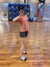 南月奚德國工藝夏季薄款大碼寬松健身房女速干瑜伽服運動跑步短褲套裝 灰色上衣+黑色有口袋褲裙 3XL ____160-180斤 曬單實拍圖