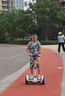 領(lǐng)奧電動兒童智能平衡車3-6-12歲體感10歲到15歲以上腿控成年人兩輪自動手扶雙輪新款平行車 K6越野白54V【三控+APP+越野輪】 曬單實拍圖