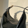 VANESSA HOGAN【高端線(xiàn)新品】VH女包欣冉hobo包中號抓花紋輕奢百搭高級感單肩包 靜謐黑 (附贈精美禮盒) 曬單實(shí)拍圖