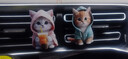 貍小染可愛(ài)貓咪汽車(chē)香薰出風(fēng)香水夾亞克力小貓車(chē)載裝飾品車(chē)內飾品擺件 【2個(gè)裝】藍色小貓+粉色小貓 曬單實(shí)拍圖