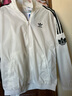 adidas情侶款復古風(fēng)梭織立領(lǐng)夾克外套男女秋季阿迪達斯官方三葉草 亮白 L 曬單實(shí)拍圖