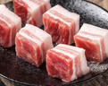 龍大肉食 黑豬五花肉800g去皮五花肉蓬萊生態(tài)五花烤肉烤腸食材黑豬肉 生鮮 曬單實(shí)拍圖