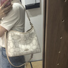 蔻馳（COACH）【品牌直供】女士LAUREL中號(hào)經(jīng)典標(biāo)志單肩斜挎包 象牙白色 曬單實(shí)拍圖