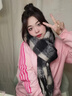 CharisKitty小c&k圍巾女秋冬季2025新款韓系氛圍感披肩保暖格子圍脖生日禮物 CK圍巾-黑灰色【限定禮盒包裝】 曬單實拍圖