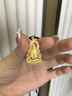 中國珠寶火焰觀(guān)音佛黃金項鏈男足金吊墜金佛掛繩生日紀念日禮物送老公男友 足金觀(guān)音吊墜+品牌禮盒 金重約2g，贈黑繩鏈 曬單實(shí)拍圖