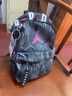耐克（NIKE）男包女包 25秋季新款情侶運動(dòng)包學(xué)生書(shū)包時(shí)尚電腦包休閑雙肩背包 25.4*12.7*35cm/黑/西克粉 MISC 曬單實(shí)拍圖