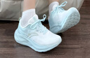 安踏逸塵運動(dòng)鞋女鞋春季透氣輕便休閑跑步鞋減震軟底小白鞋 【逸塵-輕質(zhì)回彈透氣】紙莎白/冰晶綠 36.5 (230mm) 曬單實(shí)拍圖