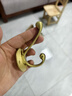 銅匠師黃銅掛衣鉤免打孔無痕掛鉤衣帽鉤玄關(guān)壁掛衣架廚房浴室試衣間雙鉤 T1613螺絲款-啞光拉絲(抗氧化) 曬單實拍圖