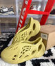 阿迪達(dá)斯yeezyfoam水泥灰椰子夏季清涼運(yùn)動(dòng)洞洞鞋IE4931UK1146 曬單實(shí)拍圖